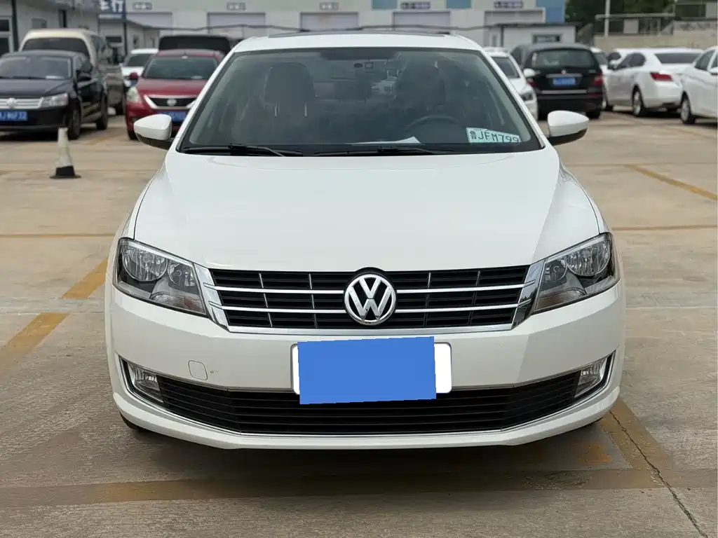 Volkswagen Lavida 2013