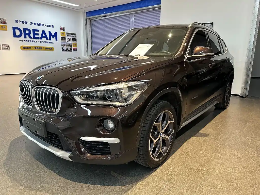 BMW X1 2018 — фото 1