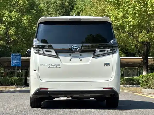 Toyota Vellfire 2023