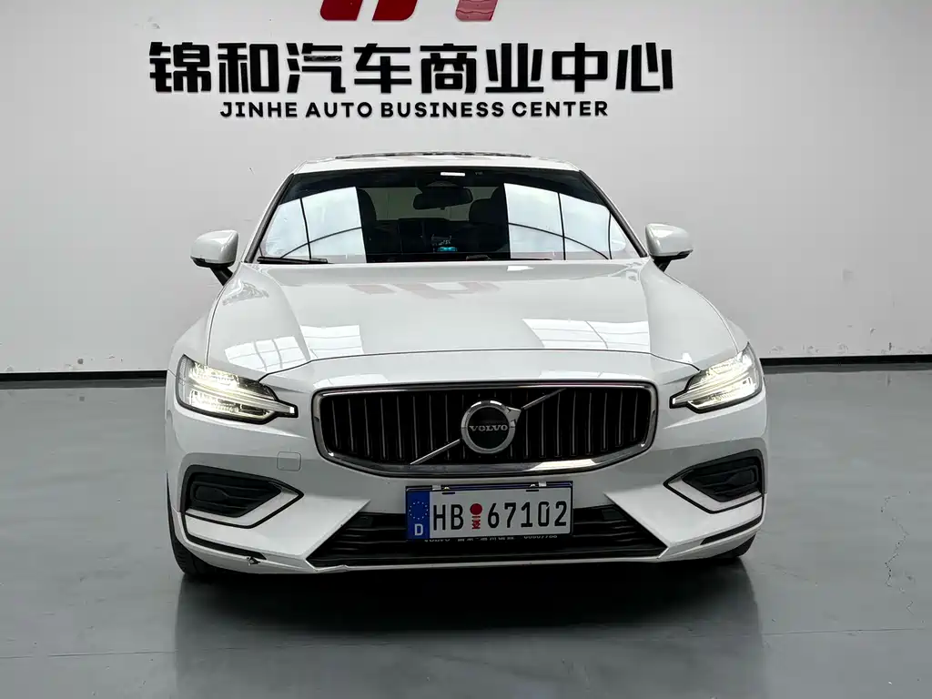 Volvo S60 2022 — фото 3
