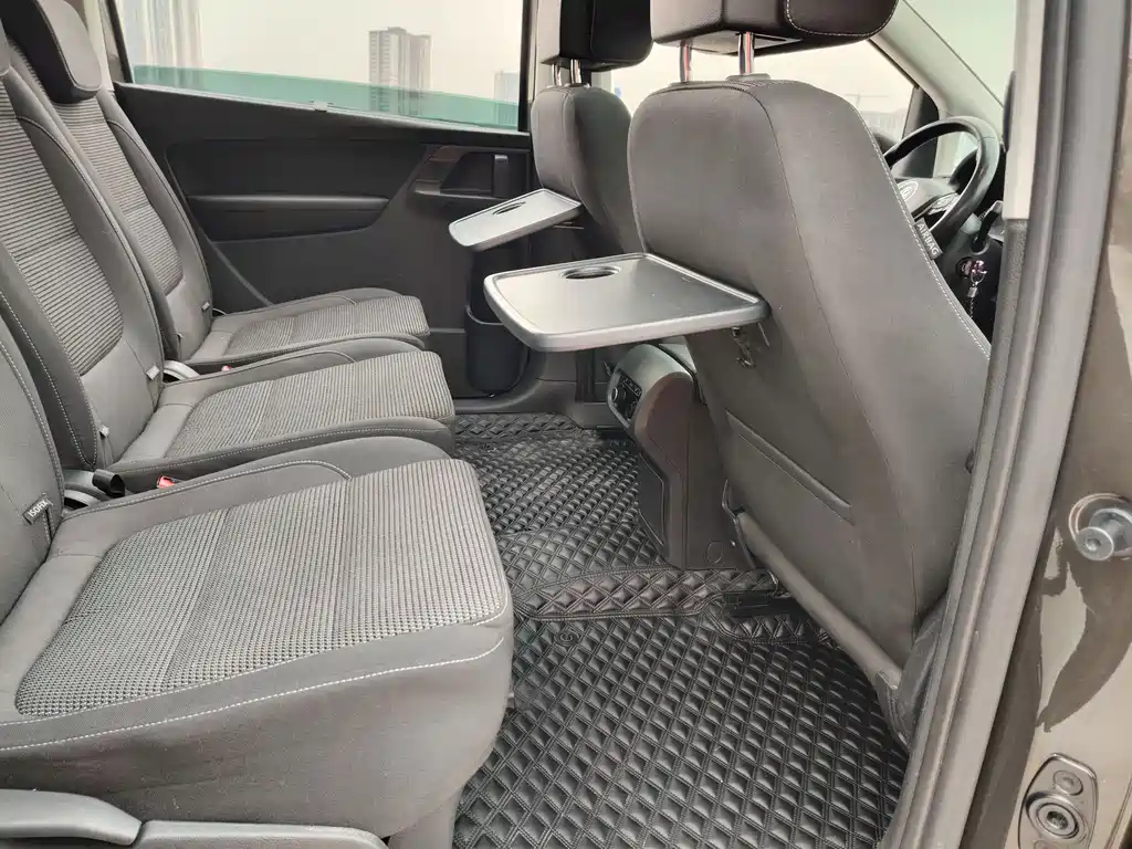 Volkswagen Sharan 2017 — фото 13