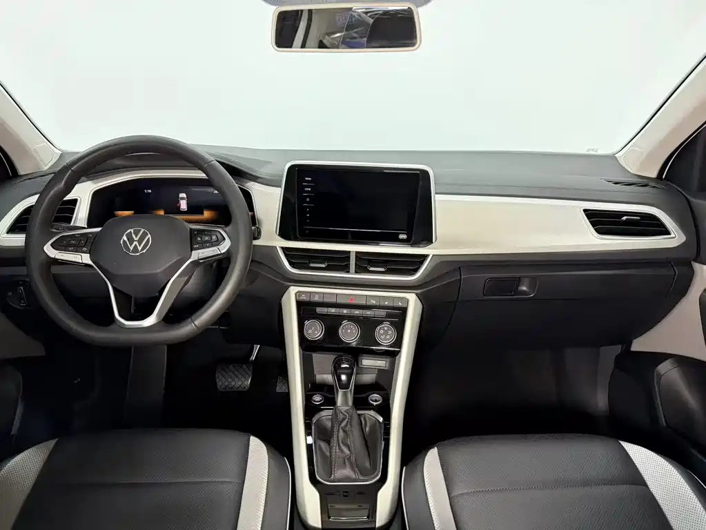 Volkswagen T-Roc 2023 — фото 10