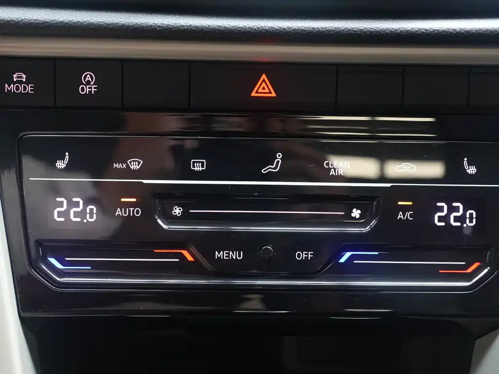 Volkswagen T-Roc 2023 — фото 14