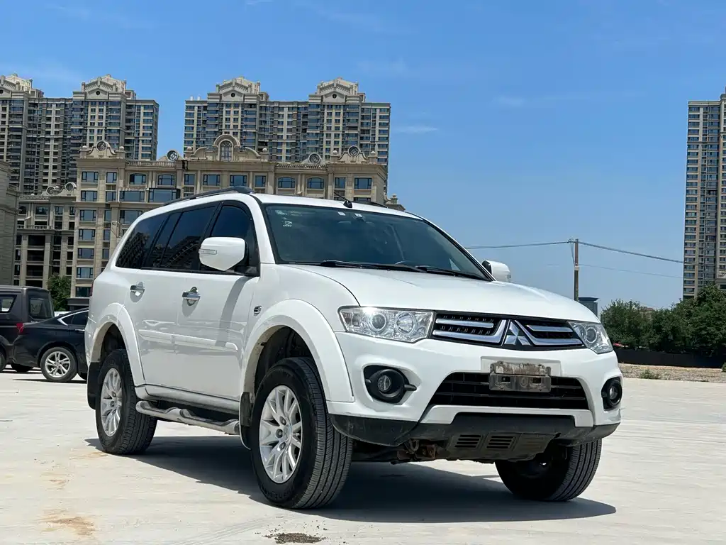 Mitsubishi Pajero Jinchang 2017 — фото 3