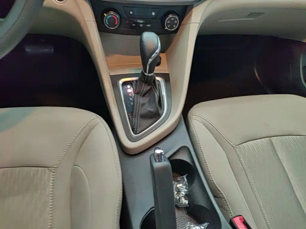 Buick Excelle 2015 — фото 14