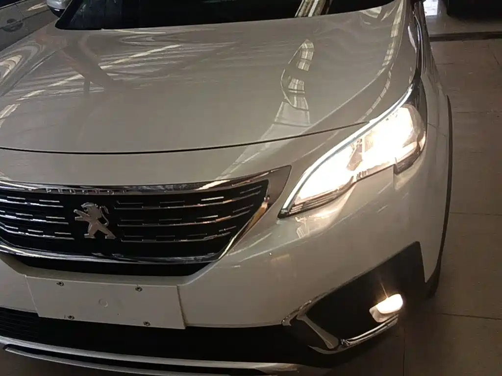 Peugeot 5008 2018 — фото 24