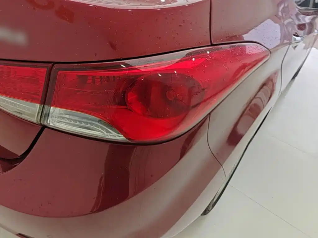 Hyundai Elantra Langdong 2015 — фото 8