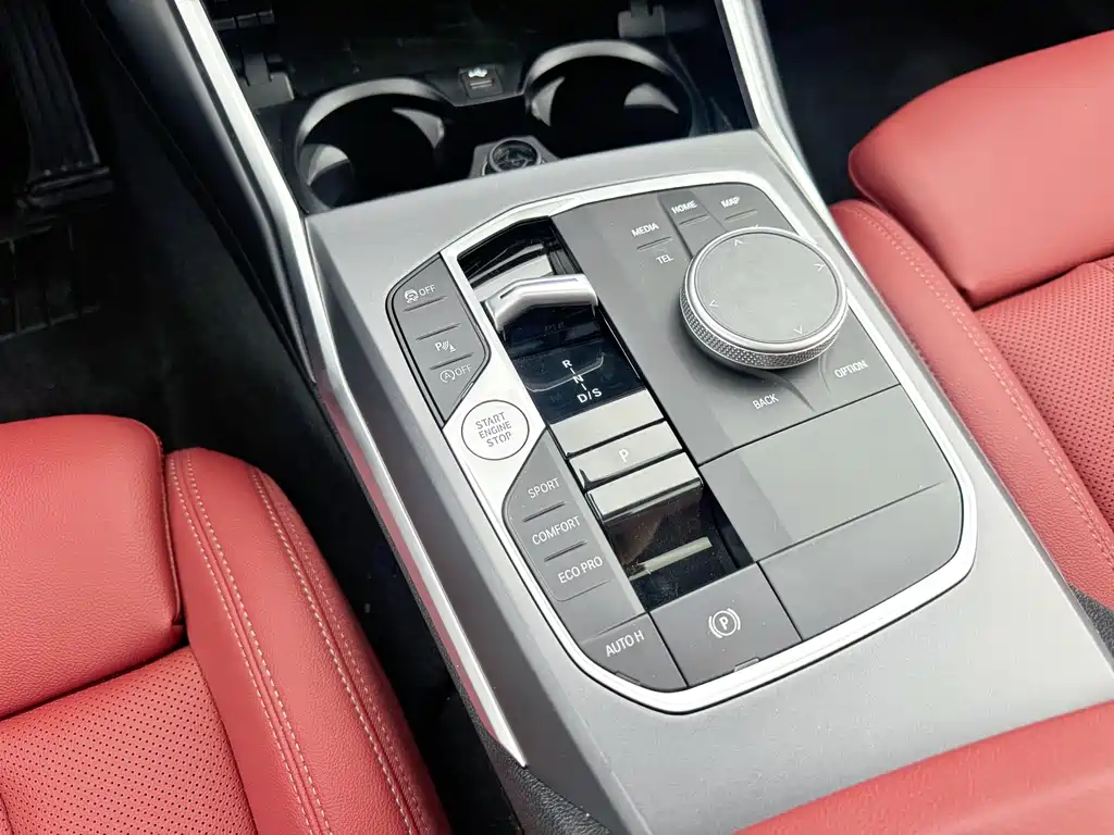 BMW 3 Series 2025 — фото 14