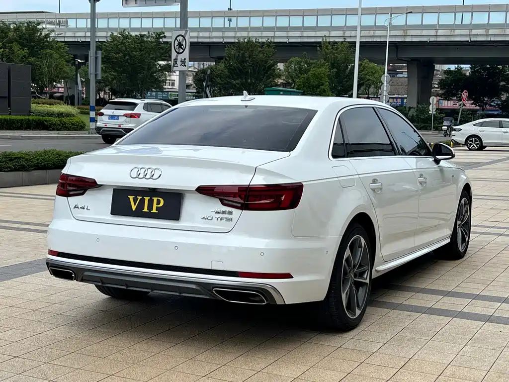 Audi A4L 2019 — фото 4