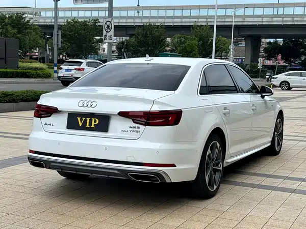 Audi A4L 2019