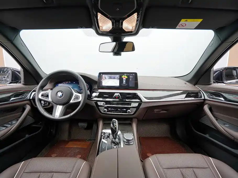 BMW 5 Series 2023 — фото 13