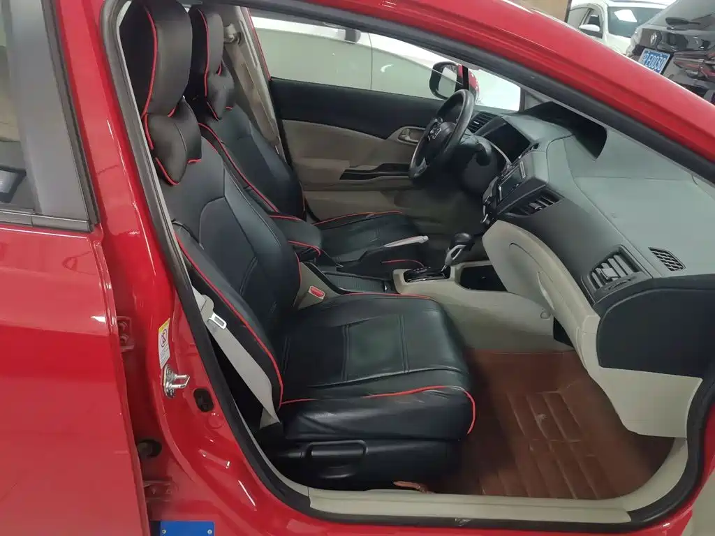Honda Civic 2015 — фото 20