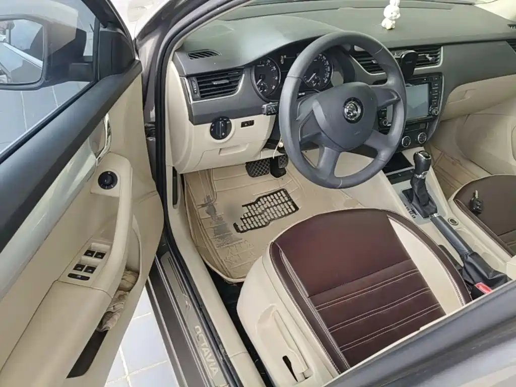 Skoda Octavia 2015 — фото 23