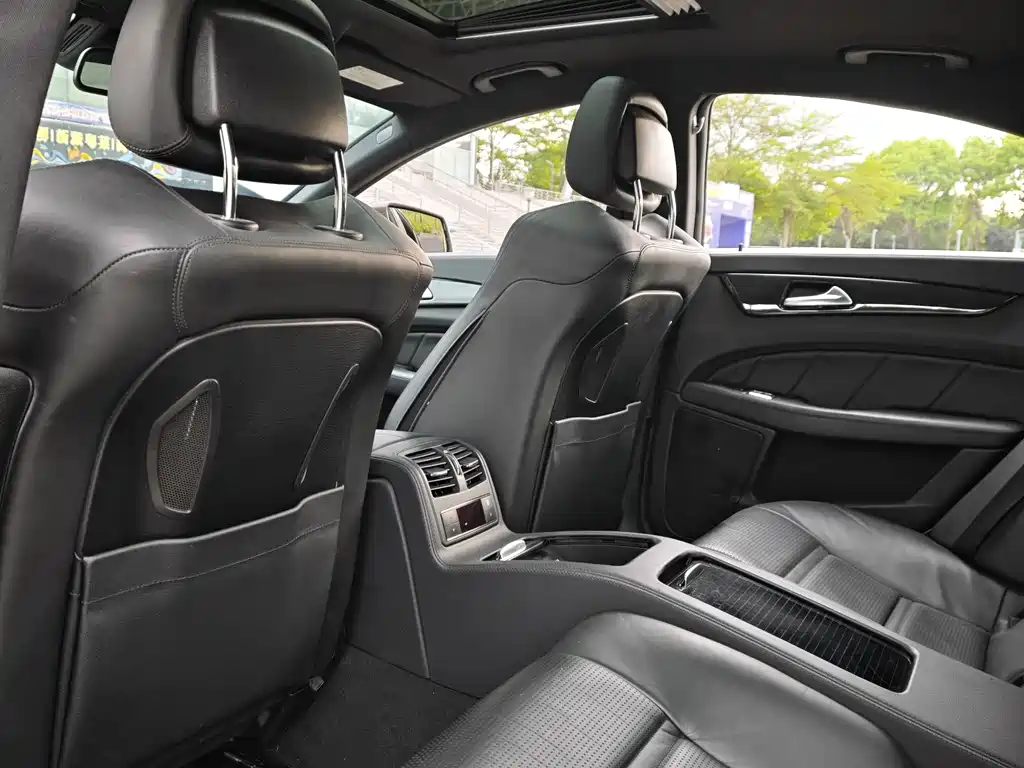 Mercedes-Benz CLS AMG 2013 — фото 12