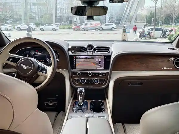 Bentley Bentayga 2023