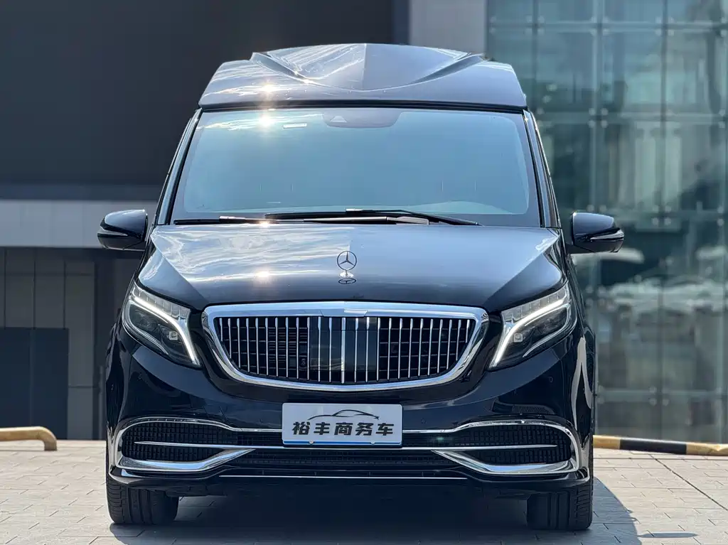Mercedes-Benz V-Class 2023 — фото 2