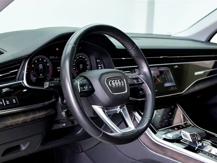 Audi Q7 2020 — фото 19