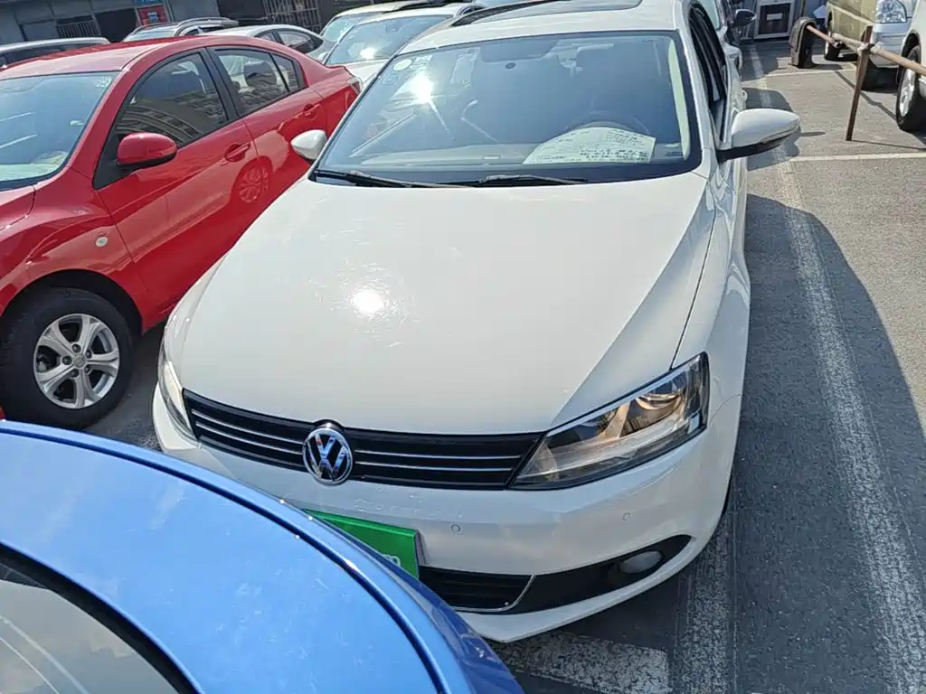 Volkswagen Sagitar 2015