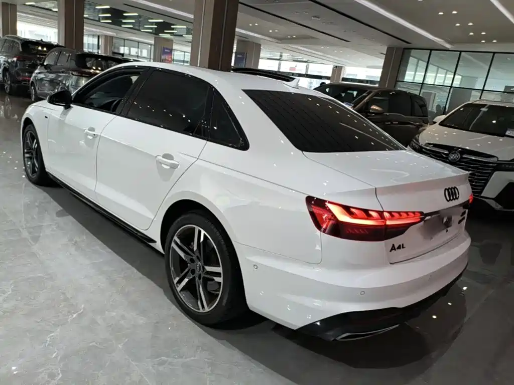 Audi A4L 2023 — фото 5
