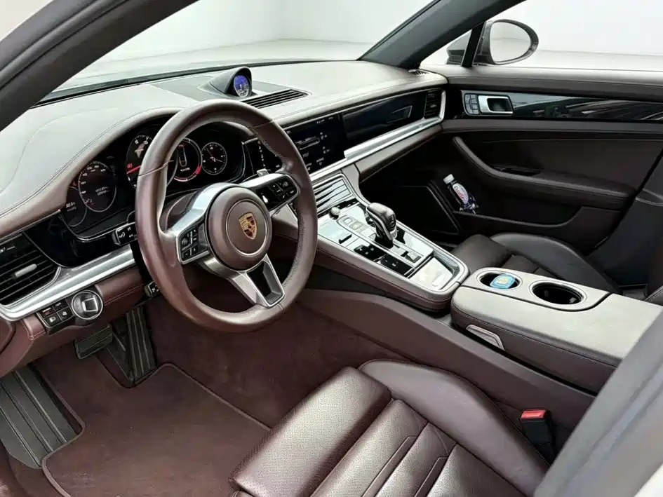Porsche Panamera 2018 — фото 4