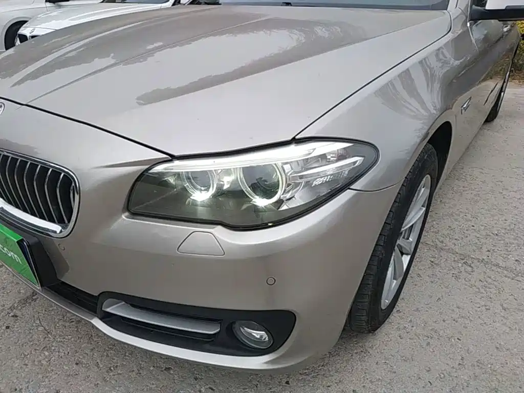 BMW 5 Series 2015 — фото 24