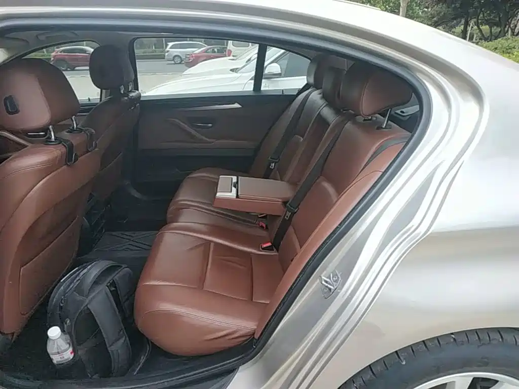 BMW 5 Series 2015 — фото 17