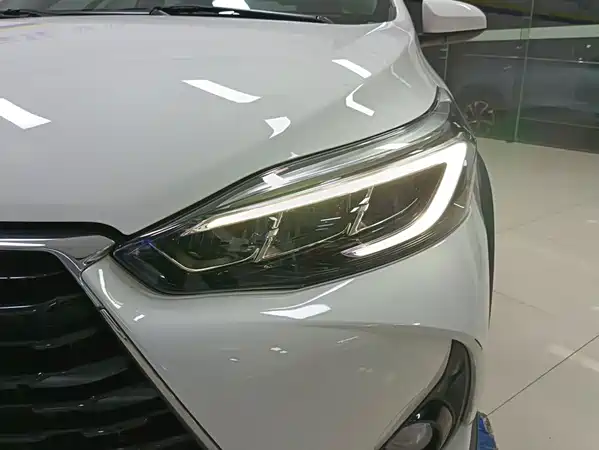 Toyota Yaris L 2021
