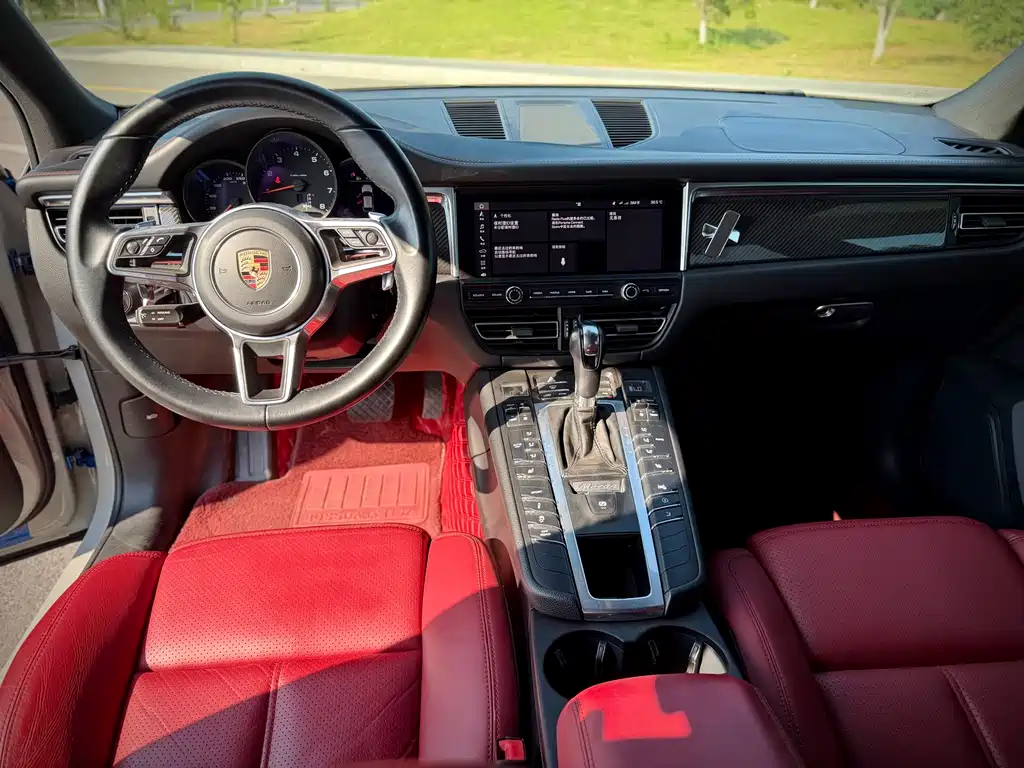Porsche Macan 2019 — фото 12