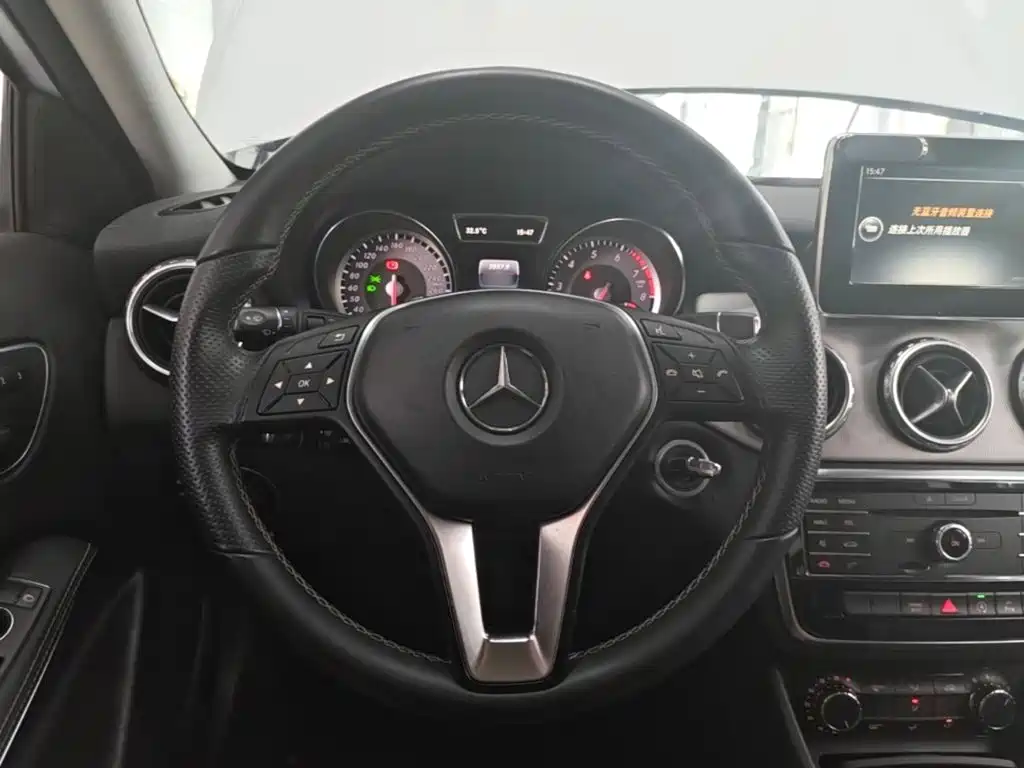 Mercedes-Benz GLA 2016 — фото 11