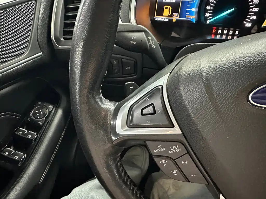 Ford Edge 2015 — фото 13