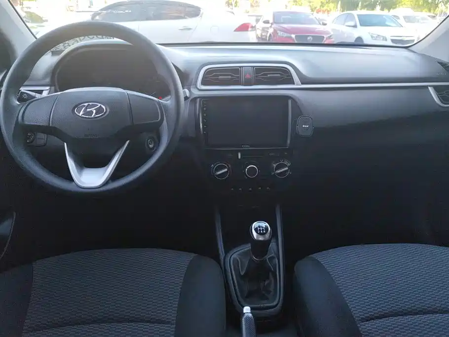 Hyundai Verna 2019 — фото 12