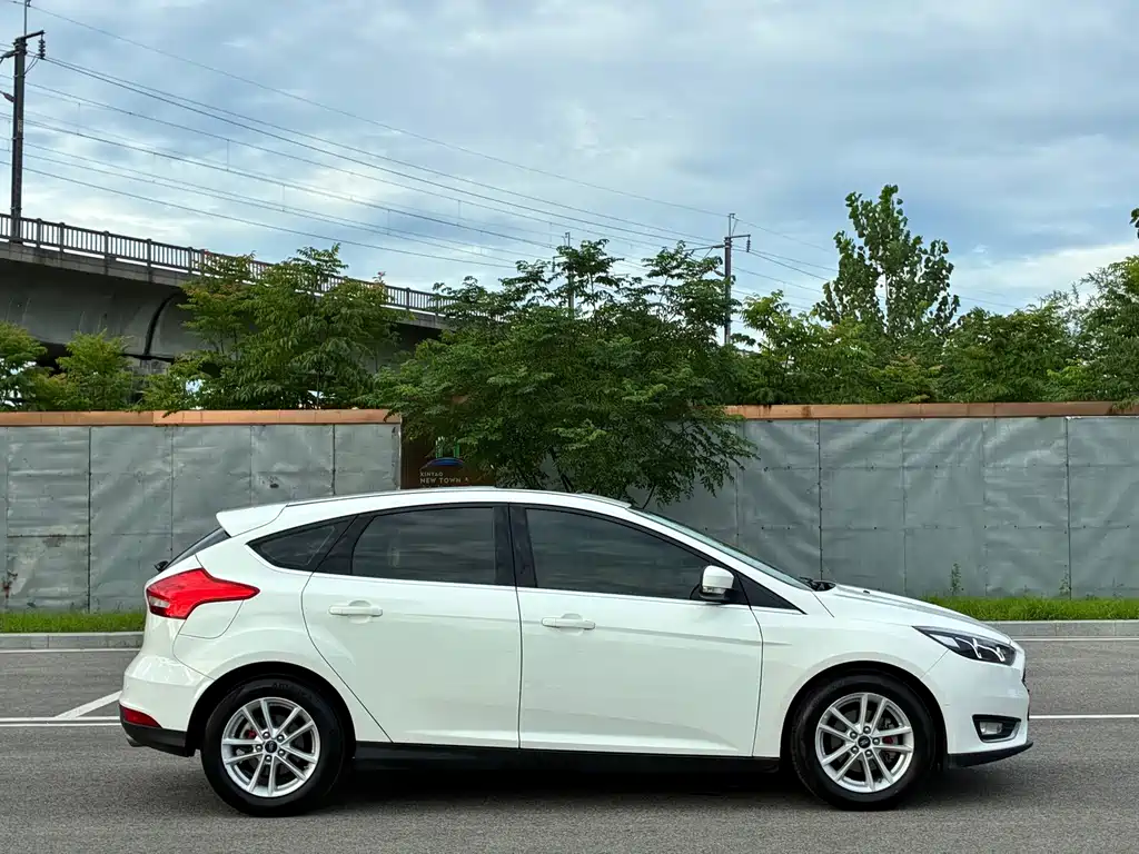 Ford Focus 2016 — фото 4