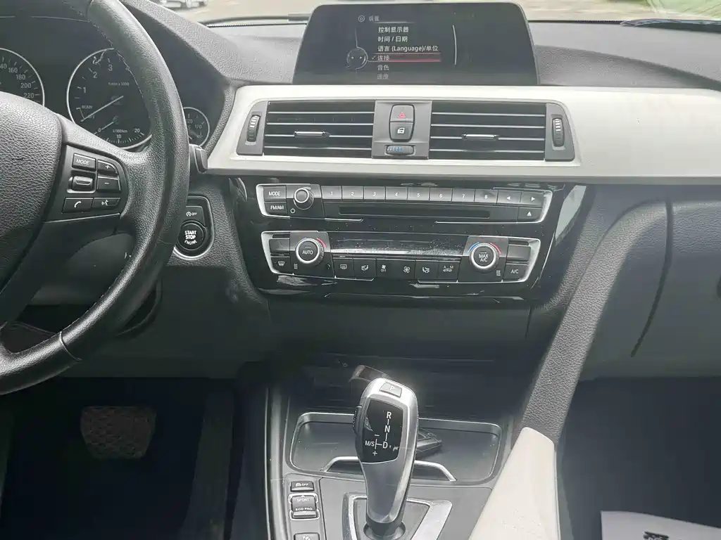 BMW 3 Series 2016 — фото 12