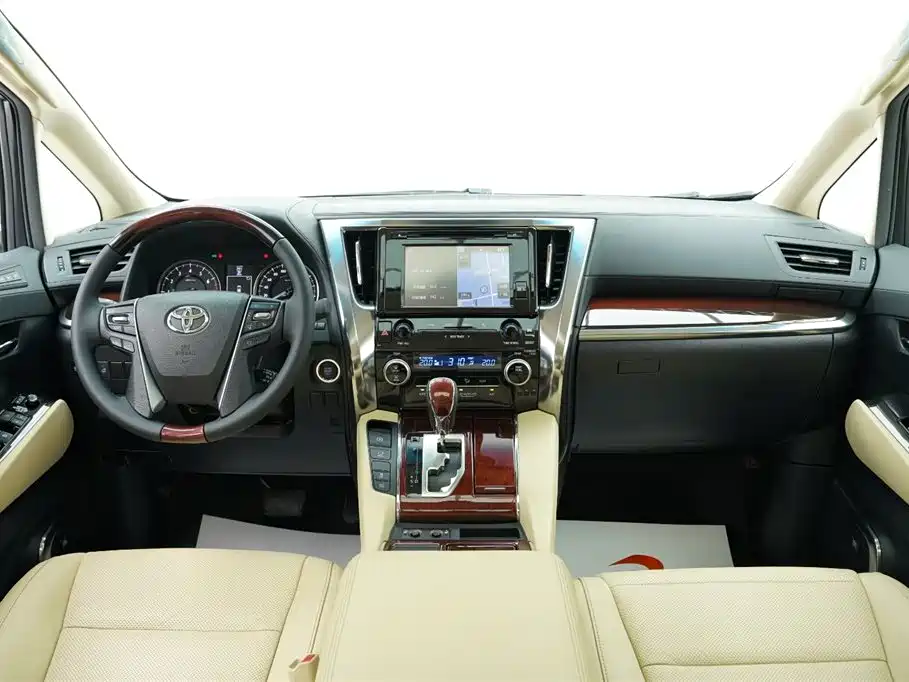 Toyota Alphard 2016 — фото 18