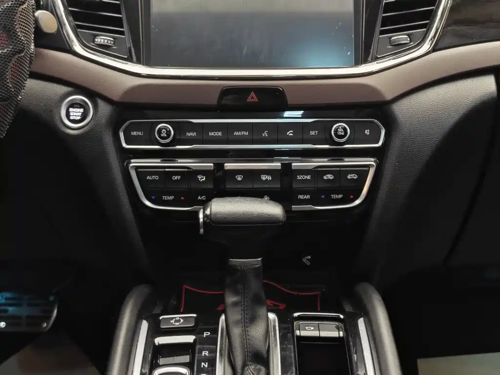 GAC Motor Trumpchi GS8 2017 — фото 19