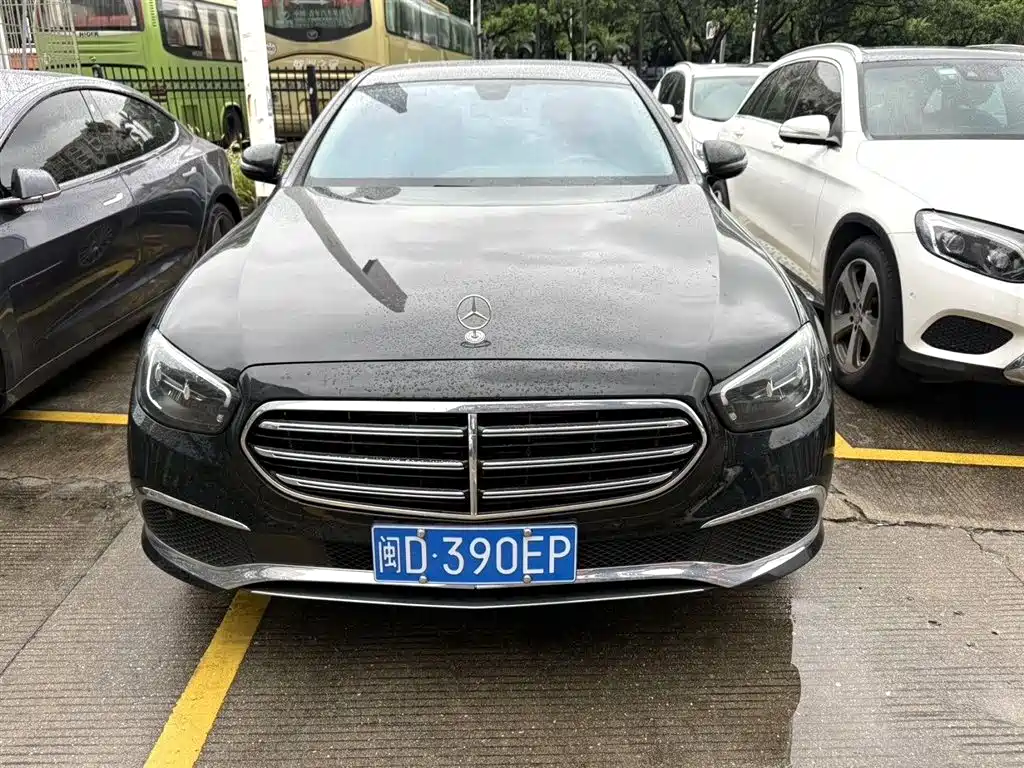 Mercedes-Benz E-Class 2023