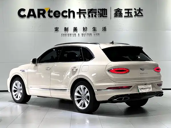 Bentley Bentayga Plug-In Hybrid 2021