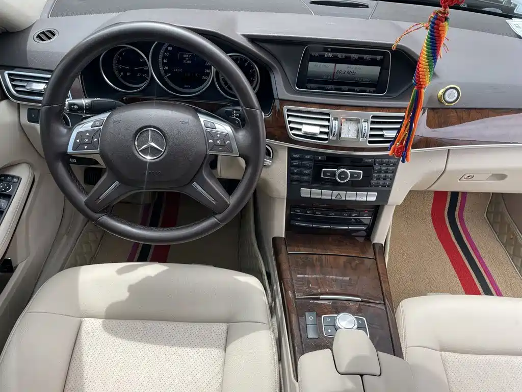Mercedes-Benz E-Class 2014 — фото 18