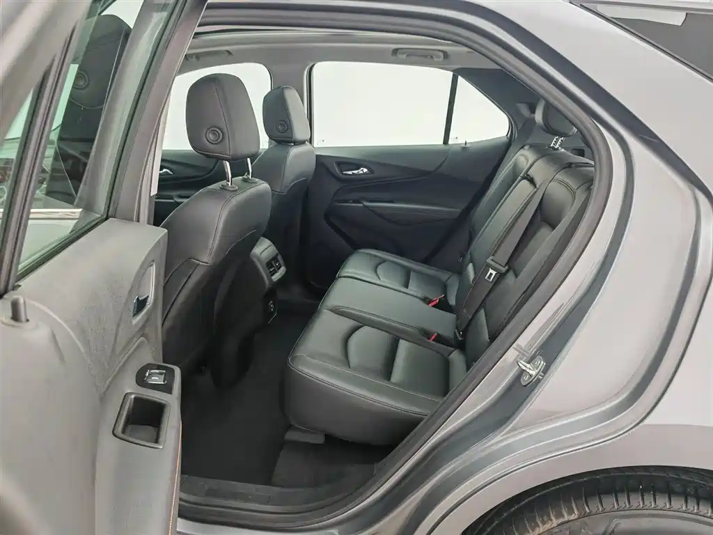 Chevrolet Equinox 2022 — фото 15