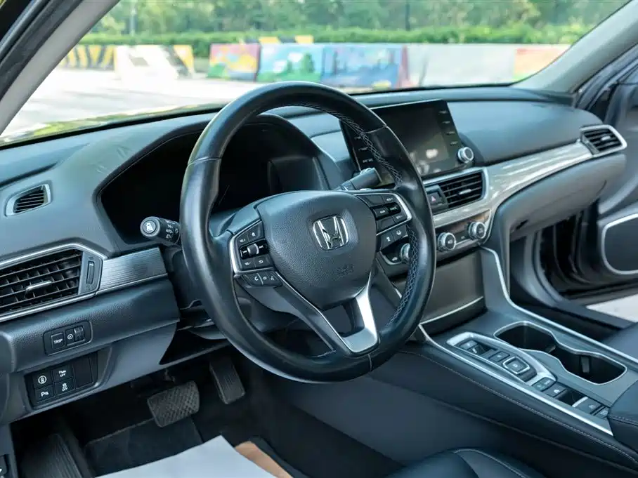 Honda Accord 2020 — фото 21