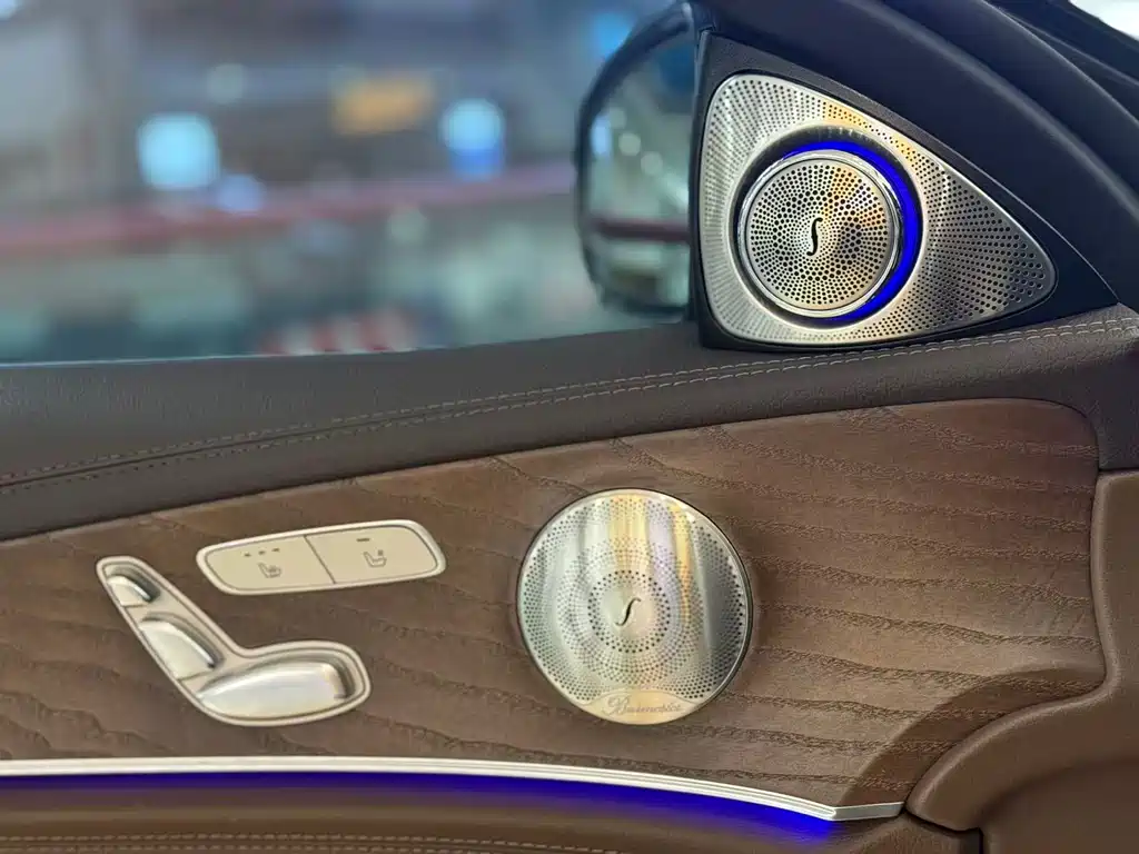 Mercedes-Benz E-Class 2022 — фото 11