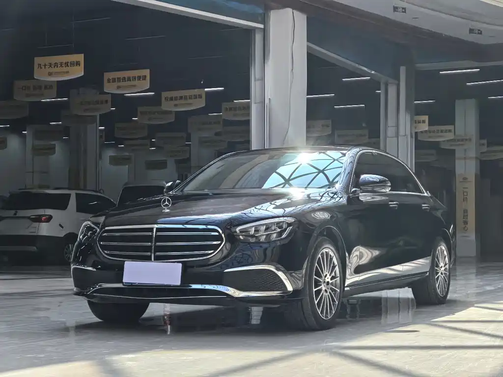 Mercedes-Benz E-Class 2023 — фото 1
