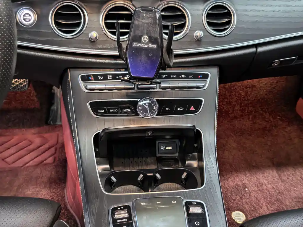 Mercedes-Benz E-Class 2020 — фото 10