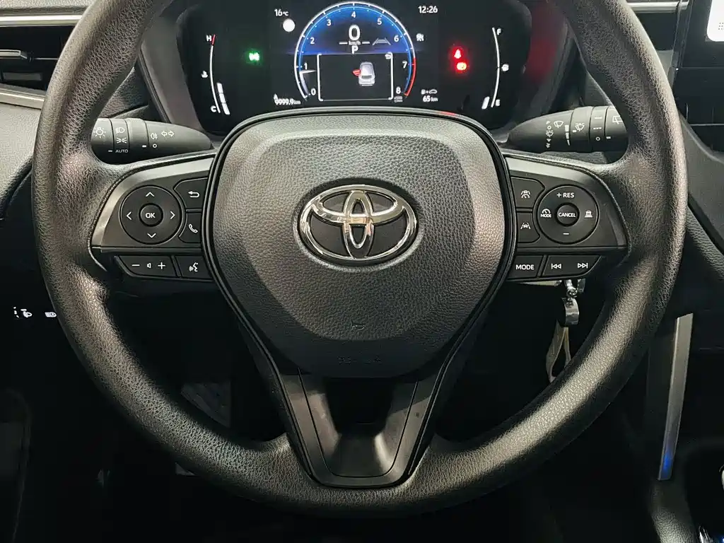 Toyota Corolla Cross 2025 — фото 13