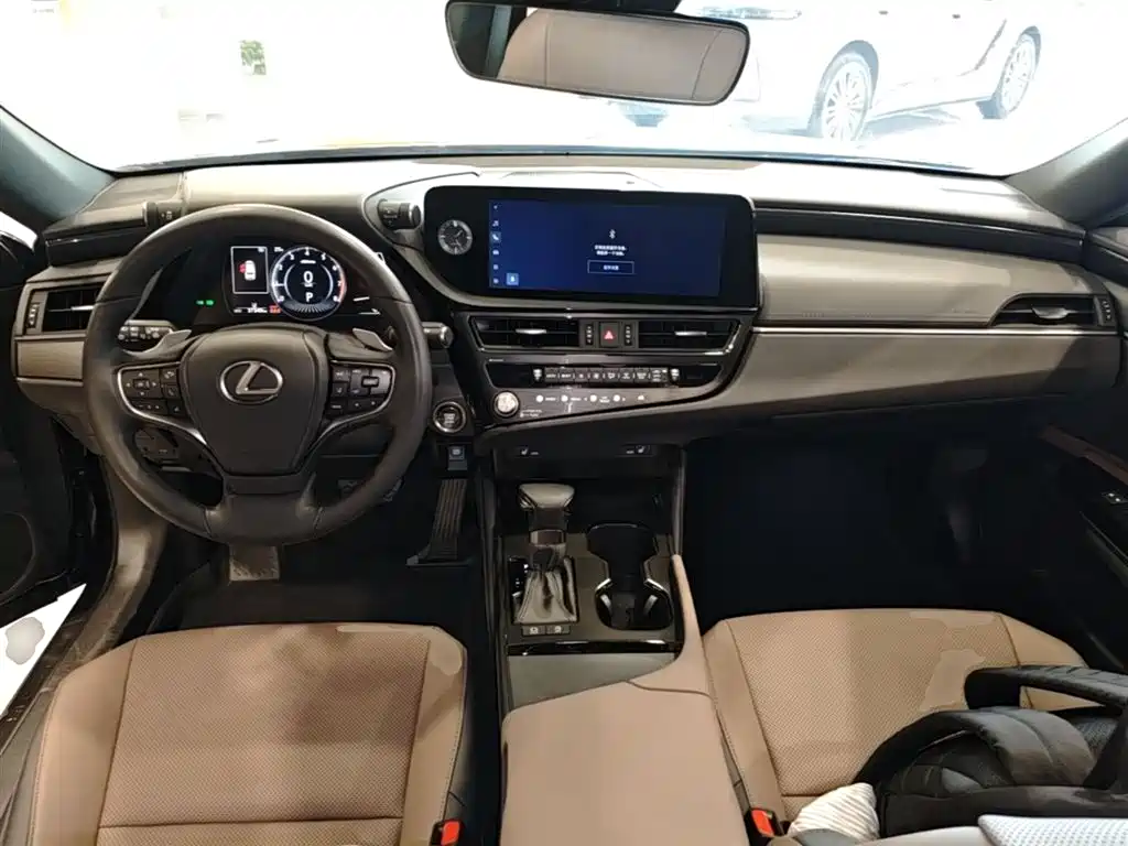 Lexus ES 2023 — фото 16