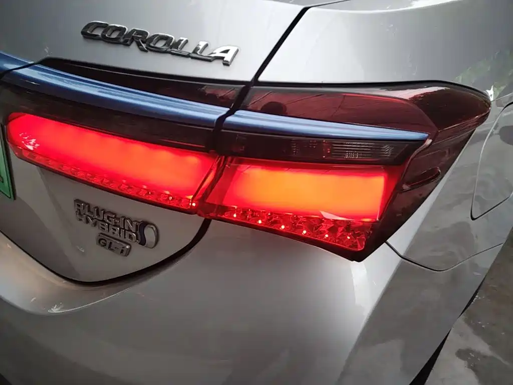 Toyota Corolla Hybrid 2022 — фото 8