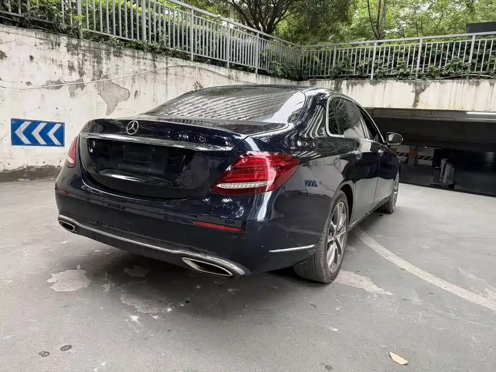 Mercedes-Benz E-Class 2020 — фото 17