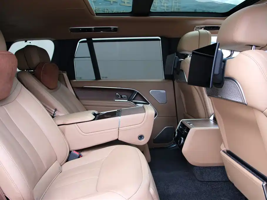 Land Rover Range Rover 2024 — фото 16