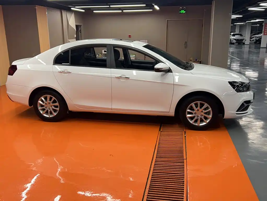 Geely Emgrand 2020 — фото 5