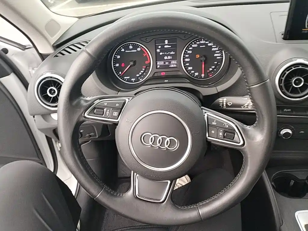 Audi A3 2017 — фото 11